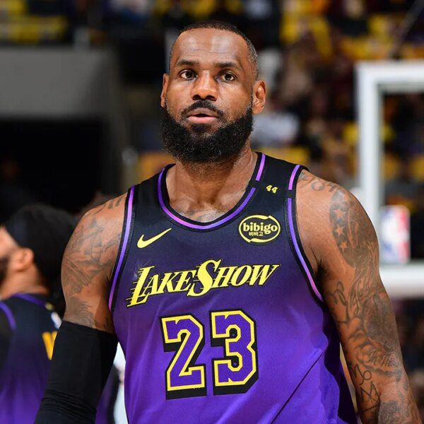 LeBron James reacts to reported rift with Lakers minority proprietor Jeanie Buss