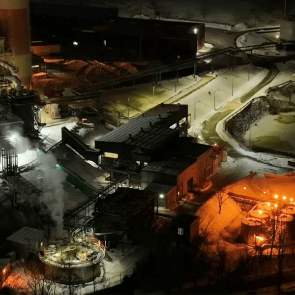 Explosion at Pennsylvania plant injures 4 individuals, sends them to hospital