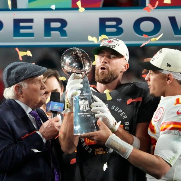 Report: Travis Kelce, Chiefs to debate future after Super Bowl