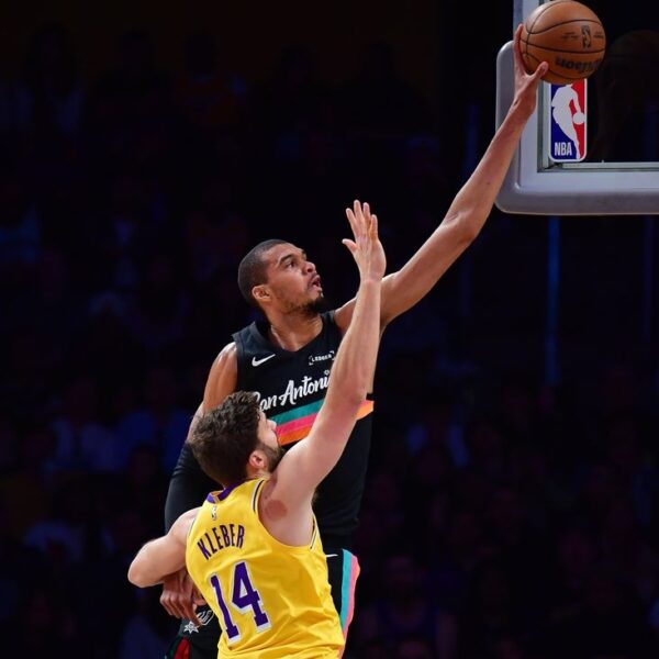 Spurs hand Lakers historic blowout loss