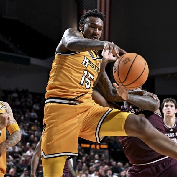 Harboring NCAA hopes, Missouri, Texas put 3-game streaks on line