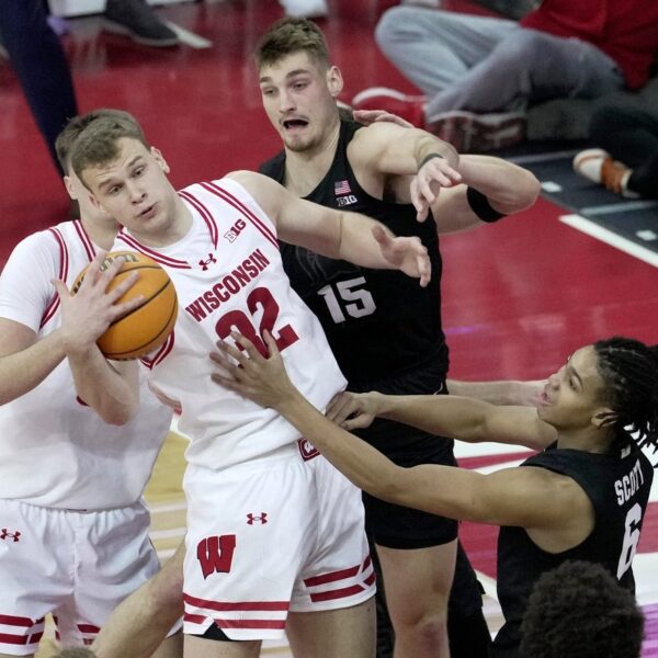 Top 25 roundup: Wisconsin tops No. 10 Michigan St. for one more&hellip;