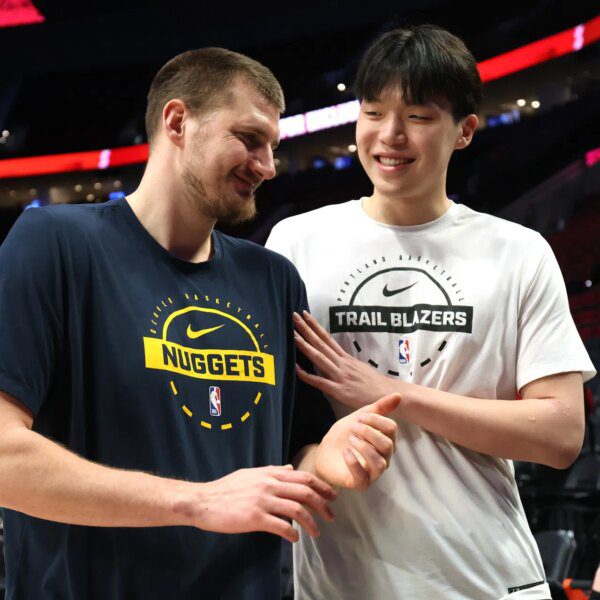 Yang Hansen’s Video With Nikola Jokic Goes Viral After Rookie’s Candid “Kiss”…