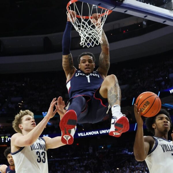 No. 5 UConn second-half spurt overpowers Villanova