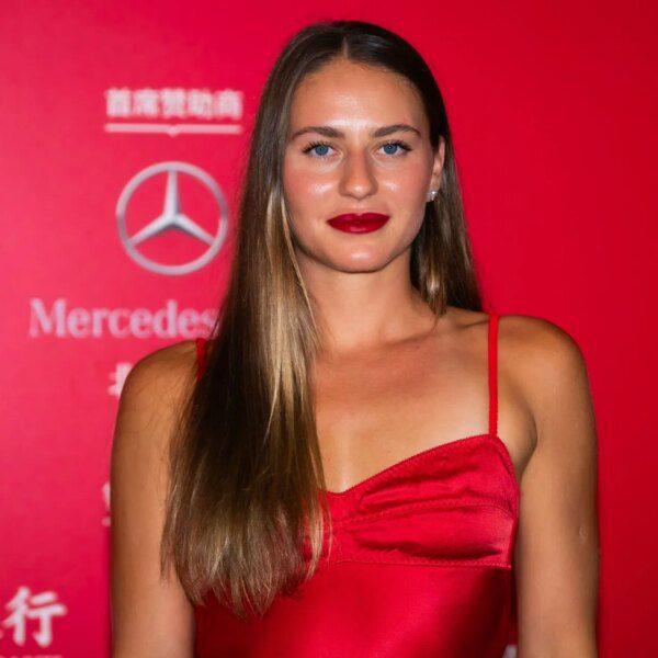 Marta Kostyuk shares bikini look in stress-free Saint-Tropez trip photodump