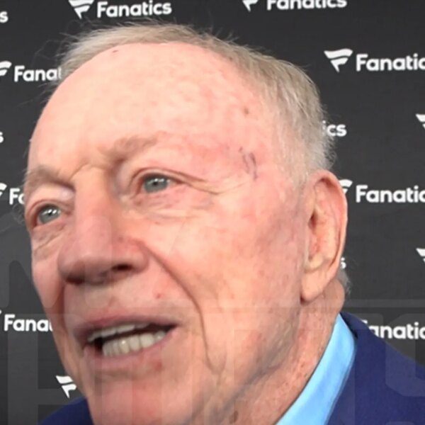 Jerry Jones Says He Wouldn’t Be Hall of Famer Without Michael Irvin