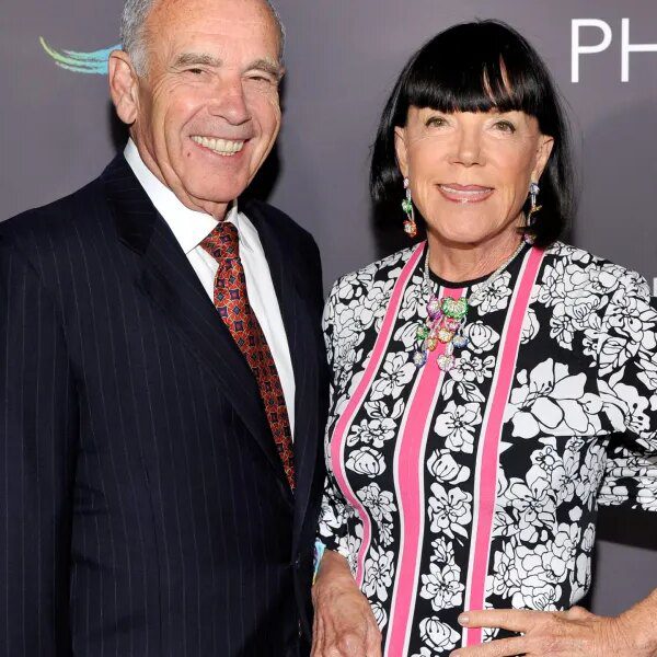 Billionaire Trump supporter blocks sale of Texas warehouse to be used as…