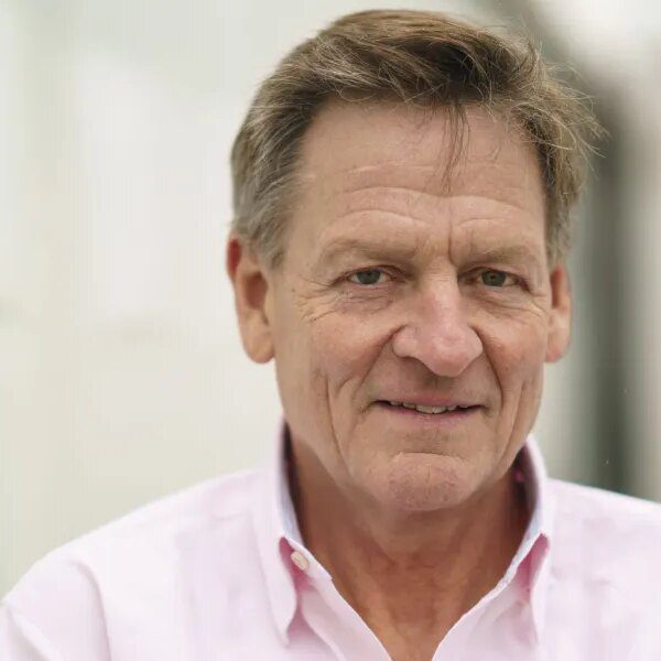 Michael Lewis has a deal to write down the Sam Altman ebook—when…