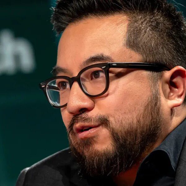 Famed startup incubator Y Combinator to let founders obtain funds in stablecoins