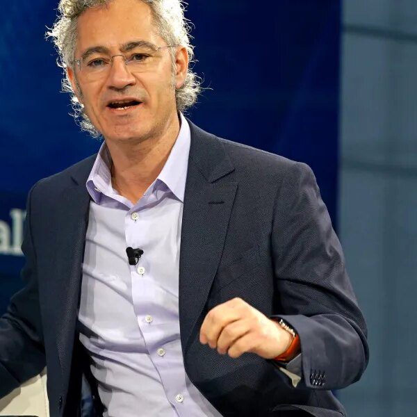 Stocks: Palantir earnings, ISM set off international rally in shares