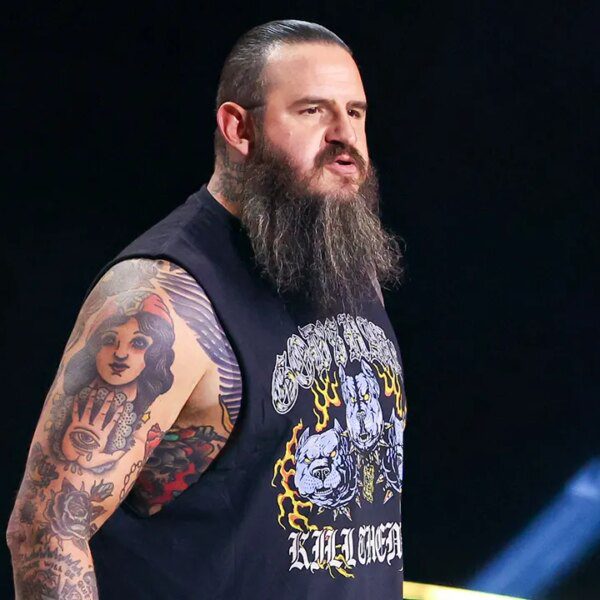 AEW followers chant ‘f— ICE’ throughout match