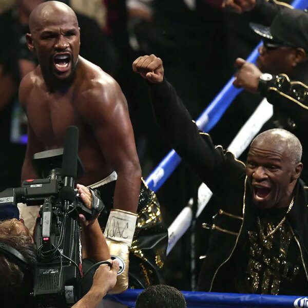 Floyd Mayweather broadcasts boxing comeback after retiring 9 years in the past