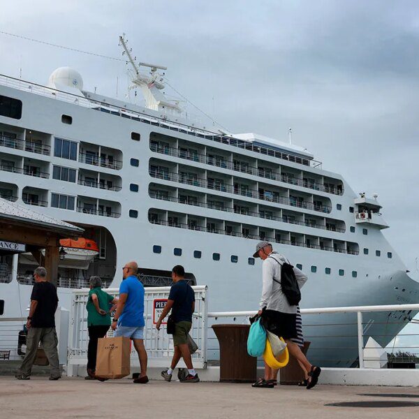 CDC reviews gastrointestinal outbreak on Seven Seas Mariner cruise ship