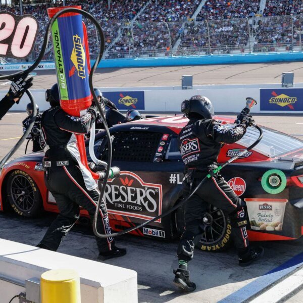 Christopher Bell’s crew chief admits expensive mistake after Phoenix loss to Ryan&hellip;