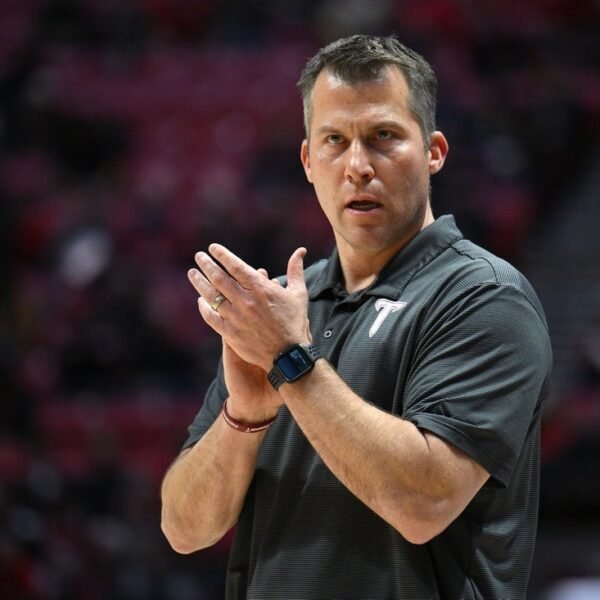 Report: Georgia Tech eyes Troy’s Scott Cross as subsequent coach