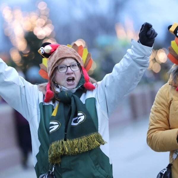 Report: NFL explores including sport on Thanksgiving Eve