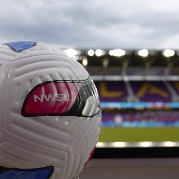 NWSL roundup: 9-woman Thorns maintain off Reign