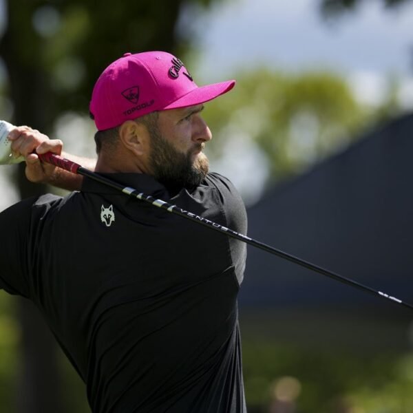 Three share 2-shot lead coming into closing spherical in Hong Kong