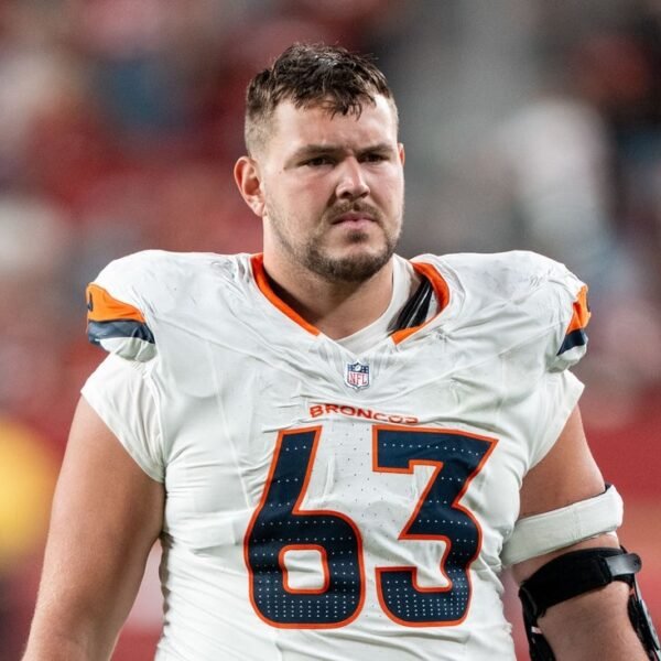 Report: Broncos, OL Alex Palczewski agree on 2-year deal