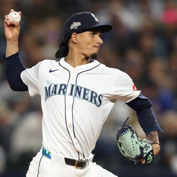 Mariners place RHP Carlos Vargas on IL with lat pressure