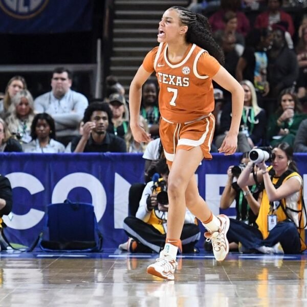 Texas would not fiddle, dominates Kentucky in candy 16