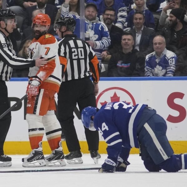 Maple Leafs’ Auston Matthews injured vs. Ducks