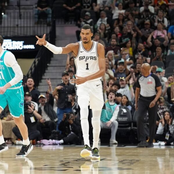 Victor Wembanyama returns as Spurs maintain off Hornets