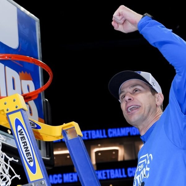 Oddsmakers peg trio of groups as clear favorites to win match