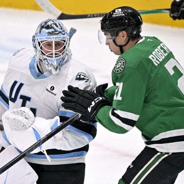 With 4-goal third, Mammoth deny Stars report level streak