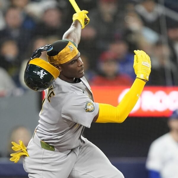 Blue Jays hit three HRs to complete three-game sweep of A’s