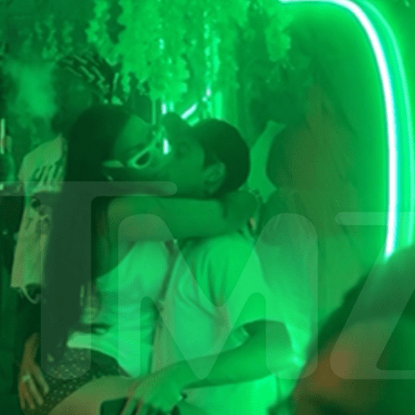 Beyoncé’s Nephew Julez Straddled by ‘Love & Hip Hop’ Star in New&hellip;