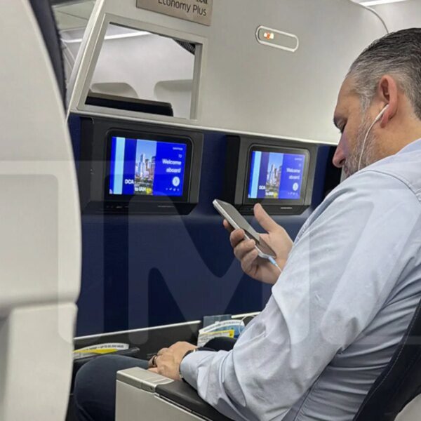 Senators Ted Cruz, John Thune Leave D.C. Amid Government Shutdown