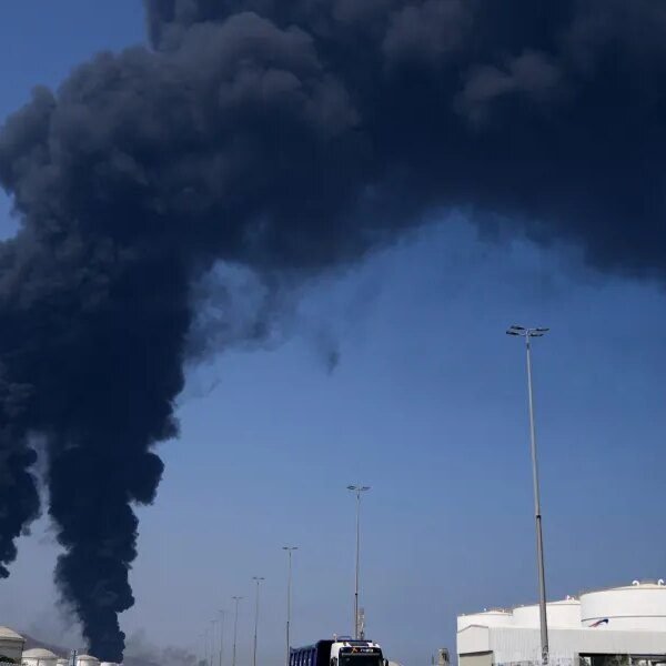 Iran brazenly threatens neighbor’s non-U.S. belongings for first time, telling UAE ports…