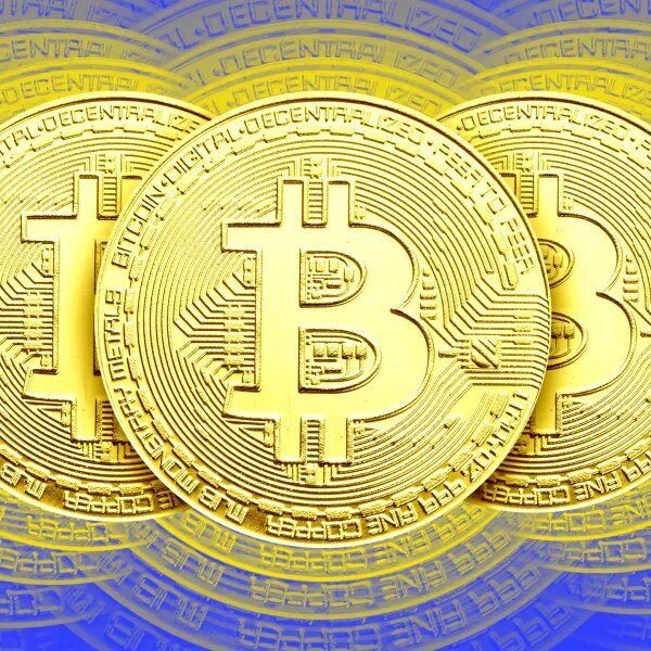 Bitcoin struggles to carry $70,000 as oil surge jolts threat belongings