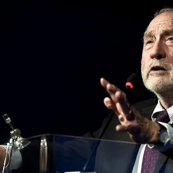 Joseph Stiglitz warns AI’s starvation for web feedback might degrade our ‘information&hellip;