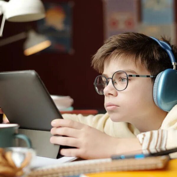 Gen Alpha has surpassed $100B in spending energy from aspect hustles and&hellip;