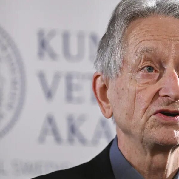 ‘Godfather of AI’ Geoffrey Hinton warns Big Tech is chasing earnings, not…