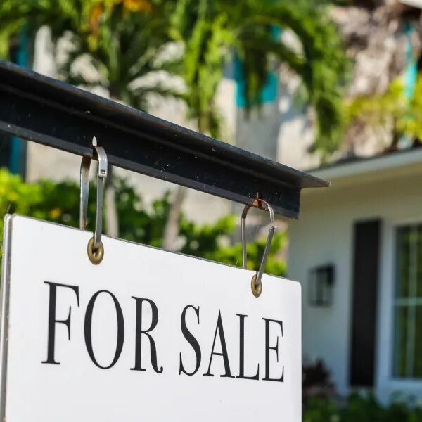 A person let ChatGPT promote his house. It beat each agent’s estimate…