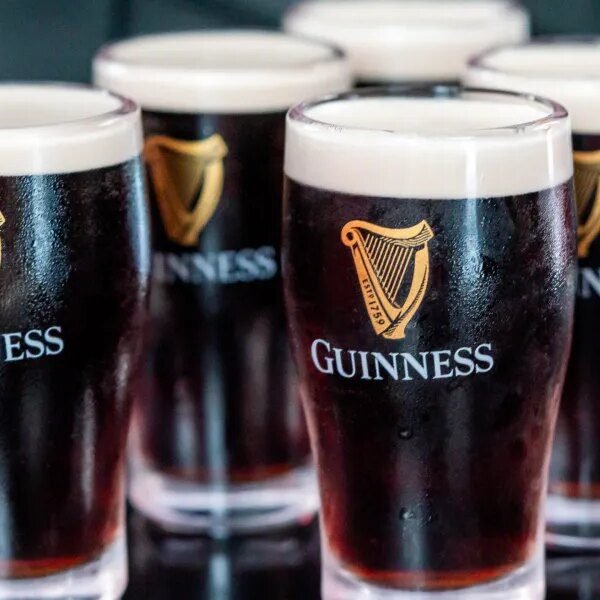 A person used AI to name 3,000 Irish bartenders to trace Guinness…
