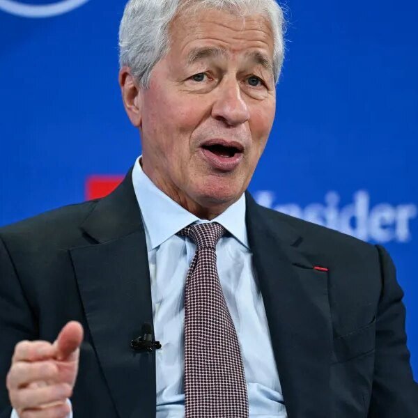 Jamie Dimon says distant work breeds ‘rope-a-dope politics’ and stunts younger staff’&hellip;