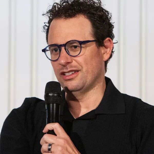 Exclusive: Anthropic ‘Mythos’ AI mannequin representing ‘step change’ in energy revealed in…