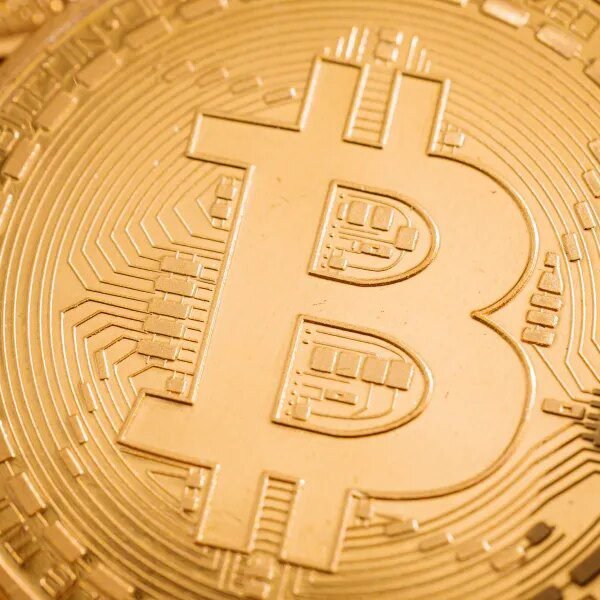 Bitcoin outperforms gold and shares since starting of Iran battle