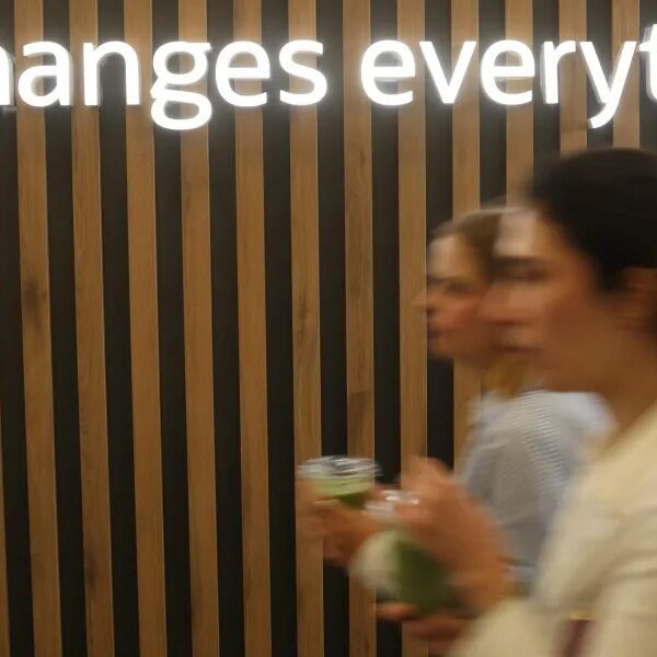 People actually hate AI however not as a lot as Iran—or Democrats