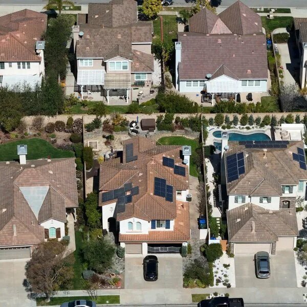 Gen Z can’t afford a home. Some mother and father are selecting…