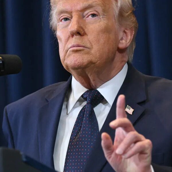 Stocks: Wall Street buckles in for a protracted warfare, Hormuz is closed,…