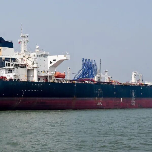 Iran supertanker pushes by way of strait for China