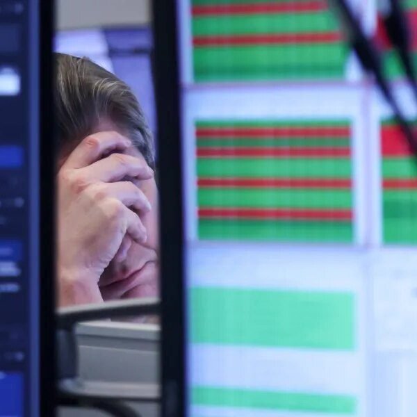 Markets await Trump and Iran to comply with via on Hormuz threats