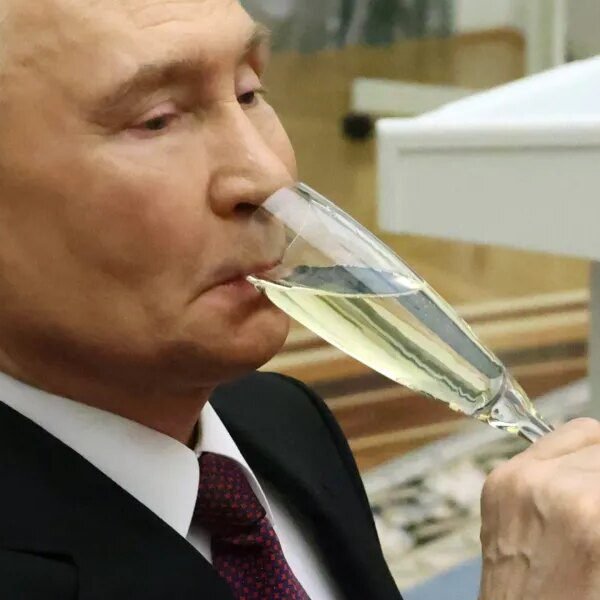 Russia anticipated a windfall from hovering oil costs, however Ukrainian drones are…