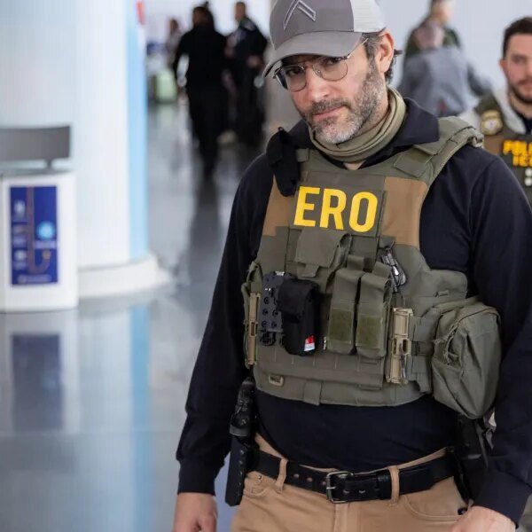 Why ICE brokers are nonetheless getting paid and TSA officers aren’t throughout&hellip;