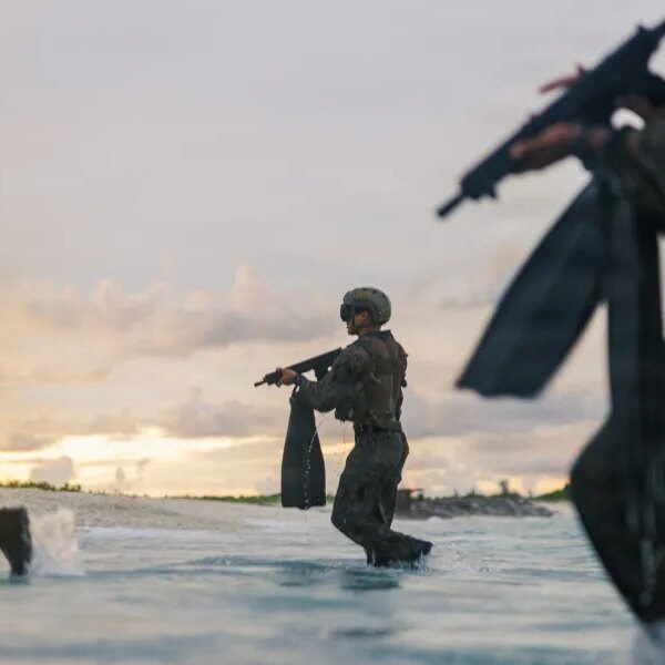 Dow futures fall 300 factors as Wall Street braces for U.S. floor…